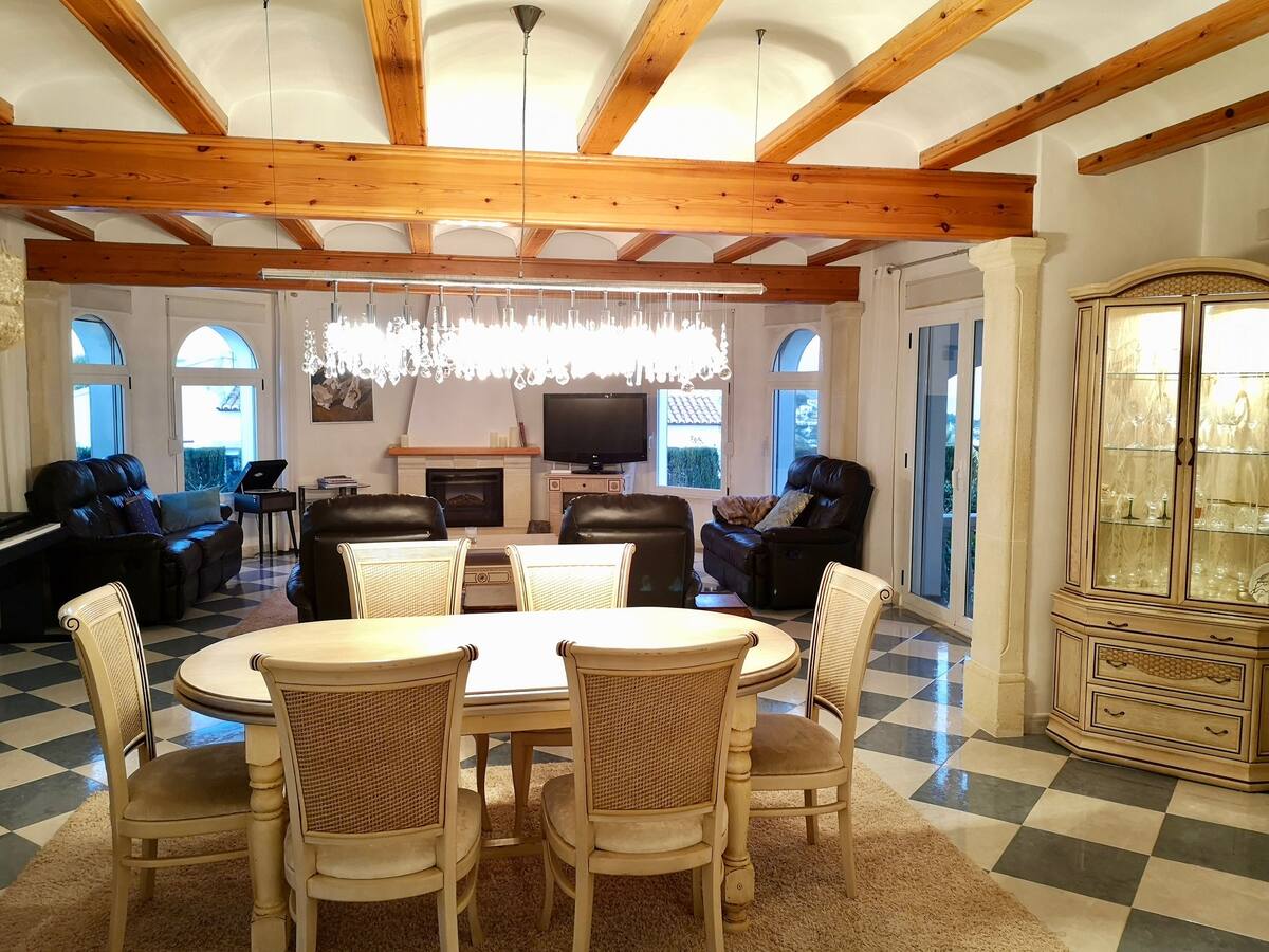 db9d3195-7f7f-409a-9e92-2b132a077ced